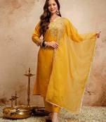 Women embroidered chanderi silk kurta set with organza dupatta