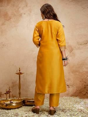 Women embroidered chanderi silk kurta set with organza dupatta 2