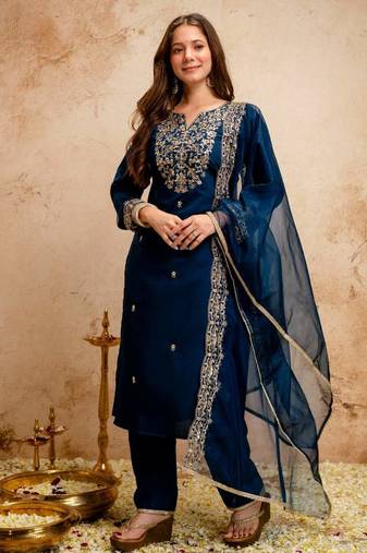 Women embroidered chanderi silk kurta set with organza dupatta