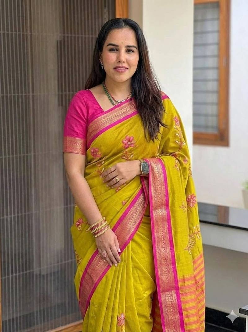 Gold blended cotton embroidered zari work saree with blouse
