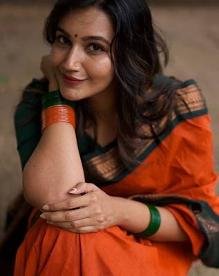 Orange dark green blended cotton woven zari work saree with blouse 5