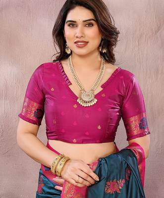 Dark blue pure silk woven zari work saree with blouse 4