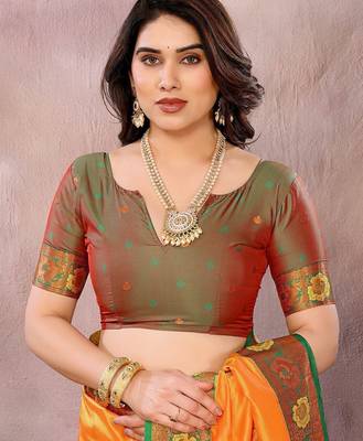 Gold pure silk woven zari work saree with blouse 5