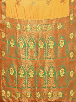 Gold blended cotton woven zari work saree with blouse 4
