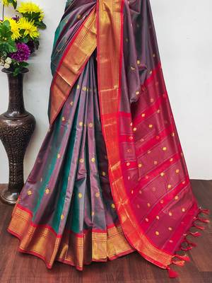 Grey pure silk woven zari work saree with blouse 3