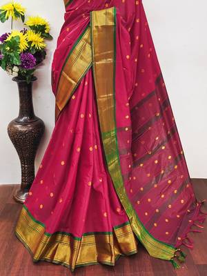 Red pure silk woven zari work saree with blouse 3