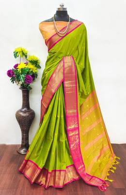 Dark green pure silk woven zari work saree with blouse 2