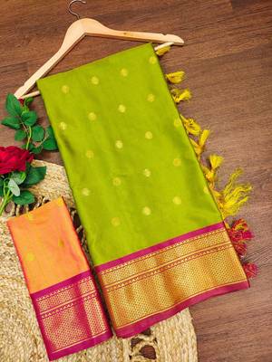 Dark green pure silk woven zari work saree with blouse 4