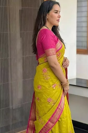 Gold blended cotton embroidered zari work saree with blouse