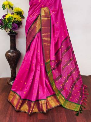 Pink pure silk woven zari work saree with blouse 3