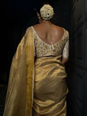 Gold silk blend woven zari work saree with blouse 3