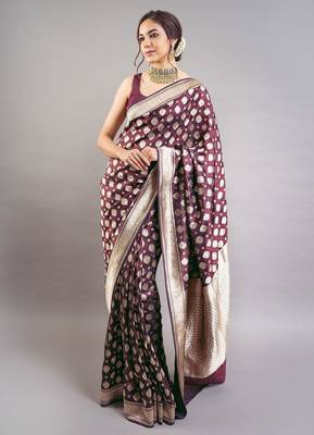 Magenta jacquard woven zari work saree with blouse 4