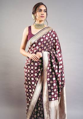 Magenta jacquard woven zari work saree with blouse 5