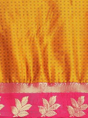 Gold blended cotton woven zari work saree with blouse 3