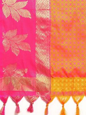 Gold blended cotton woven zari work saree with blouse 4