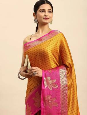 Gold blended cotton woven zari work saree with blouse 5