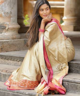 Beige blended cotton woven zari work saree with blouse 5