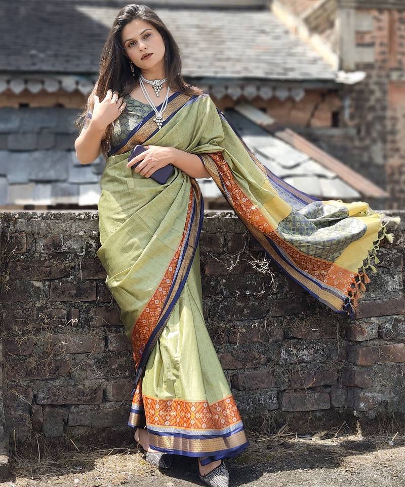 Green blended cotton woven zari work saree with blouse