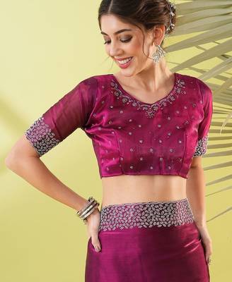 Magenta organza woven zari work saree with blouse 5