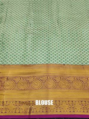 Green pure silk printed zari work saree with blouse 4