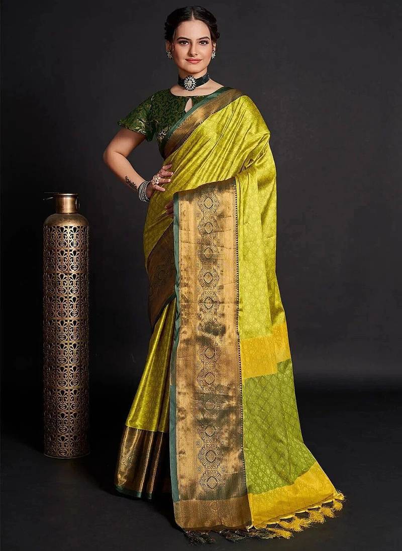 Green blended cotton woven zari work saree with blouse