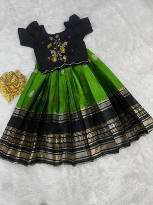 Kids silk zari weaving work lehenga choli 2