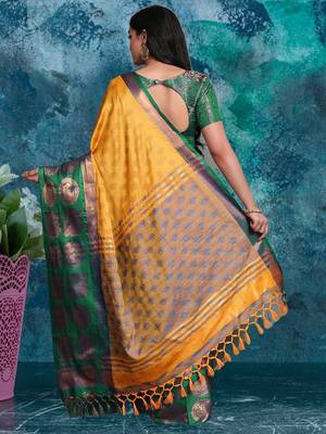 Gold pure silk woven zari work saree with blouse 3