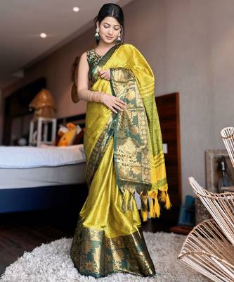 Light green blended cotton woven zari work saree with blouse 3