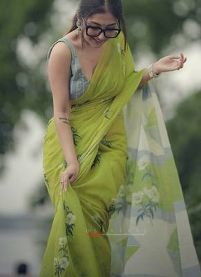 Dark green linen printed zari work saree with blouse 2