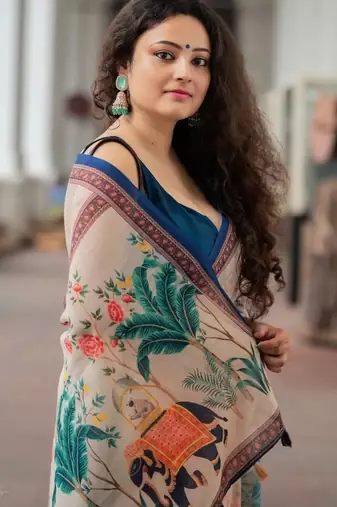 Pink linen printed zari work saree with blouse