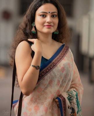 Pink linen printed zari work saree with blouse 4