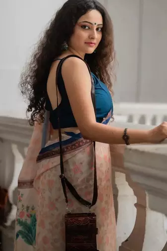 Pink linen printed zari work saree with blouse