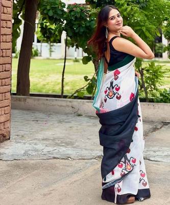 White linen printed zari work saree with blouse 2