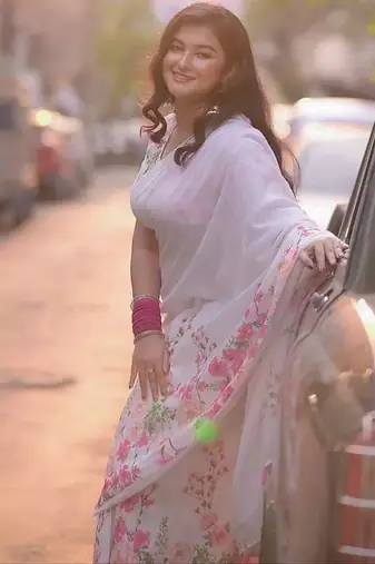 White linen printed zari work saree with blouse