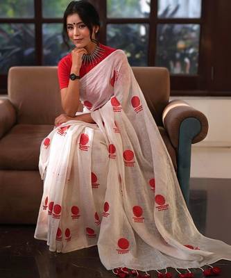 White red linen printed zari work saree with blouse 2