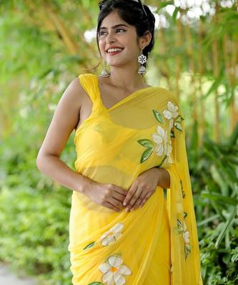 Yellow linen printed zari work saree with blouse 2