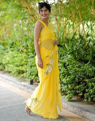Yellow linen printed zari work saree with blouse 5