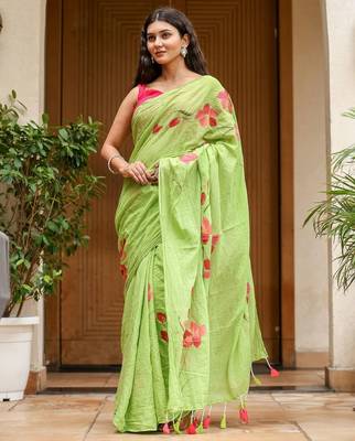 Light green linen printed zari work saree with blouse 4