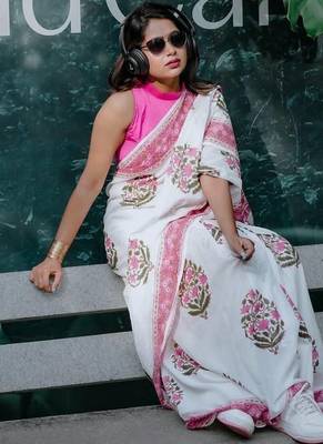 White linen printed zari work saree with blouse 3