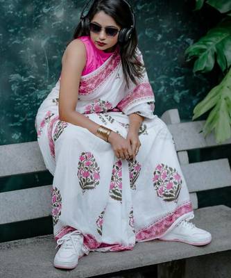 White linen printed zari work saree with blouse 5