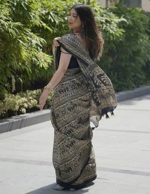 Black linen printed zari work saree with blouse 3