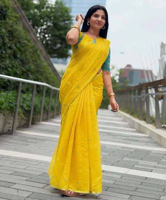 Yellow linen printed zari work saree with blouse 3