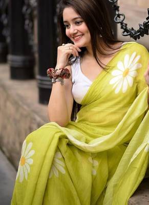 Light green linen printed zari work saree with blouse 4