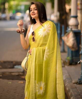Light green linen printed zari work saree with blouse 5