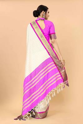 Cream pure silk printed zari work saree with blouse 2