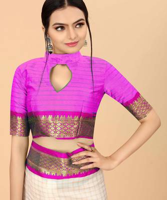 Cream pure silk printed zari work saree with blouse 4