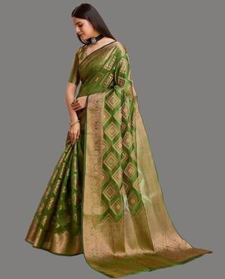 Dark green organza woven zari work saree with blouse 5