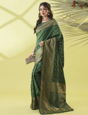 Green pure silk woven zari work saree with blouse 3