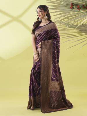 Magenta pure silk woven zari work saree with blouse 3