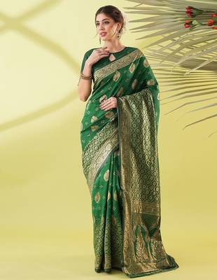 Green pure silk woven zari work saree with blouse 1